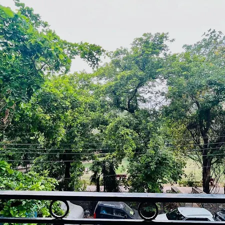 Olive Serviced Apartments - Defence Colony New Delhi Room photo
