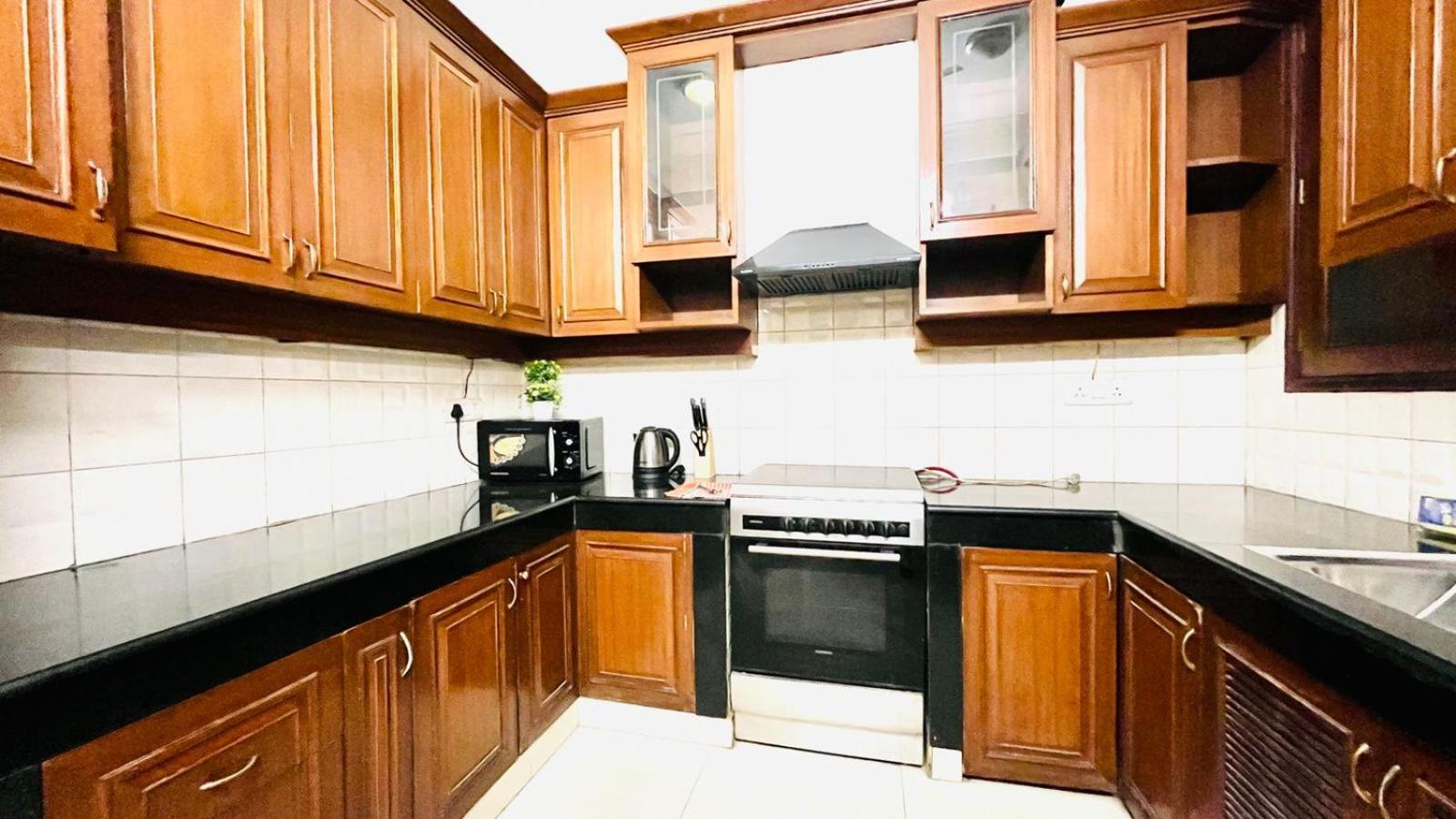 Olive Service - Defence Colony Apartment *