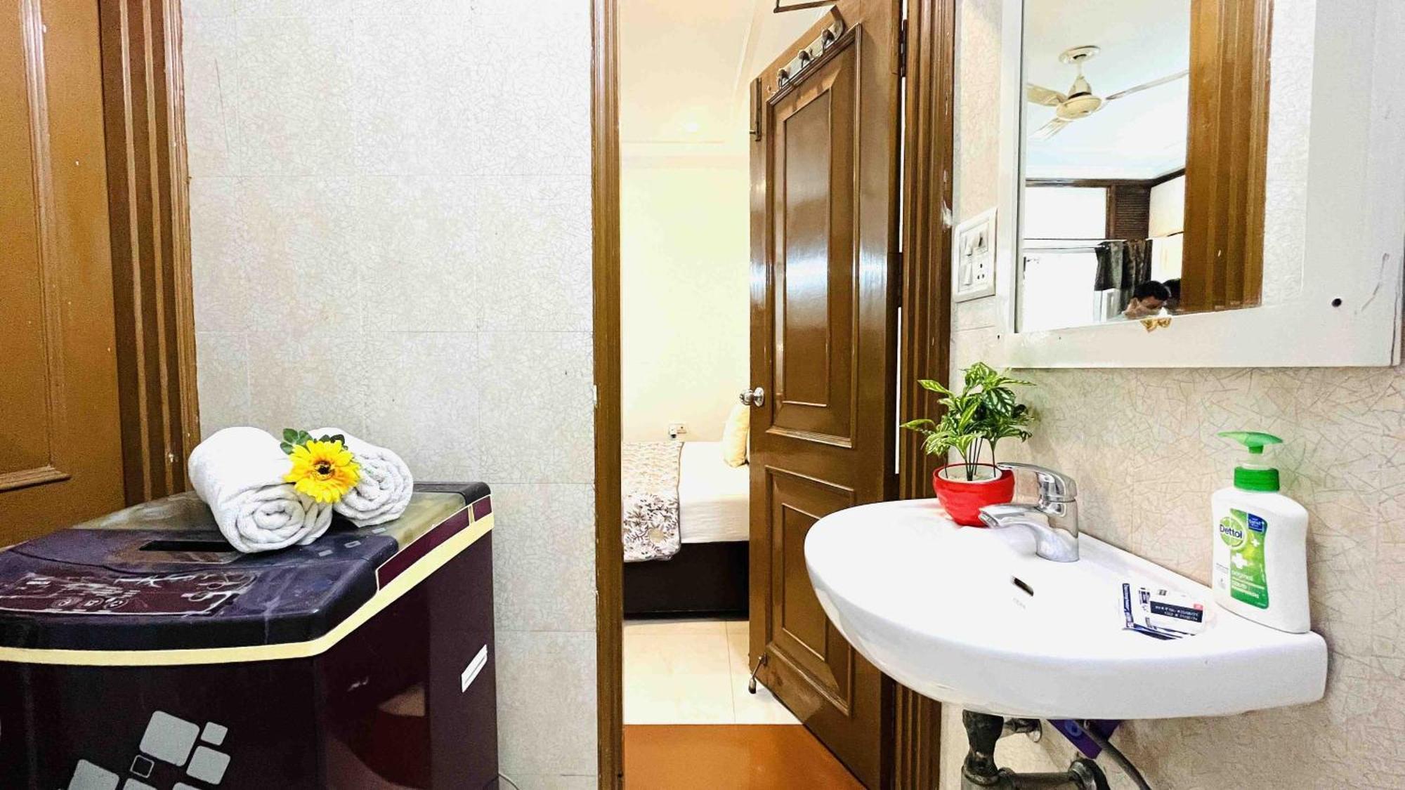 Olive Service - Defence Colony New Delhi